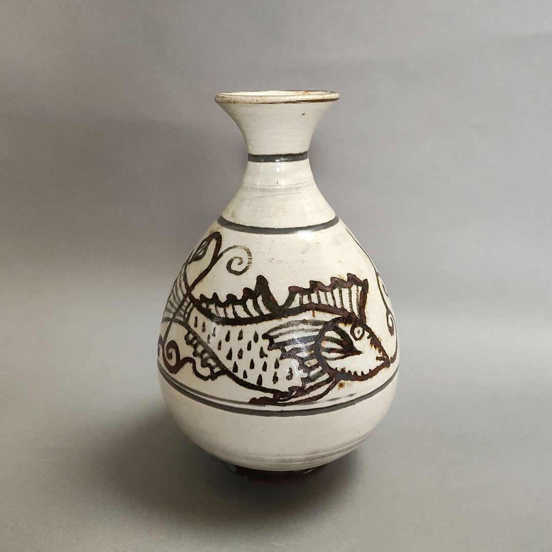 黃圭菫　鶏龍山遊魚文酒瓶　鉄絵徳利　花瓶　花入　李朝