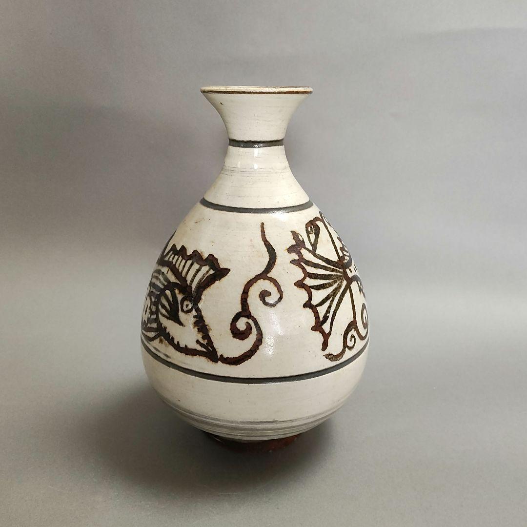 黃圭菫　鶏龍山遊魚文酒瓶　鉄絵徳利　花瓶　花入　李朝