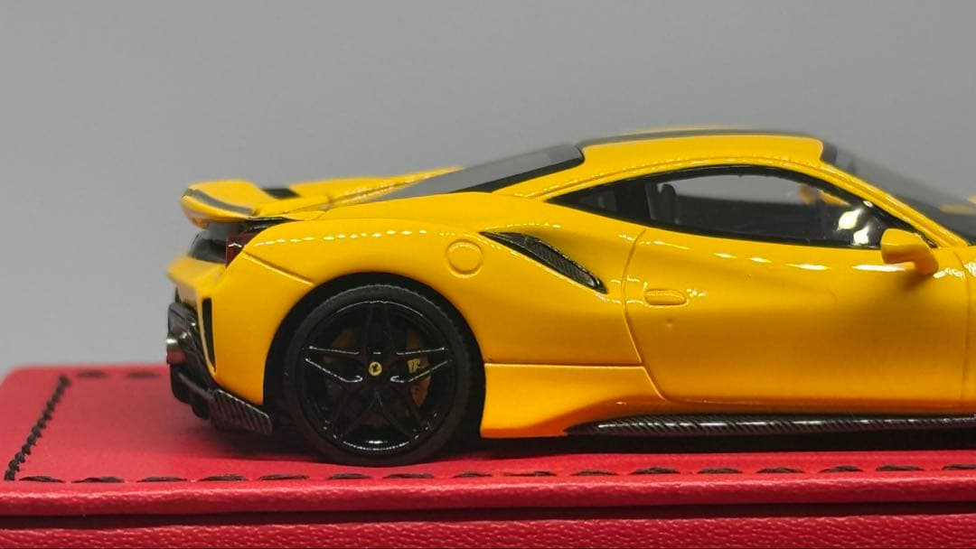 レジン製 1/64 フェラーリ 488ピスタ