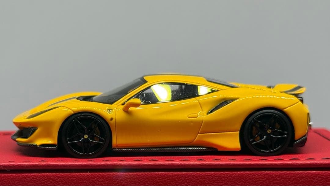 レジン製 1/64 フェラーリ 488ピスタ