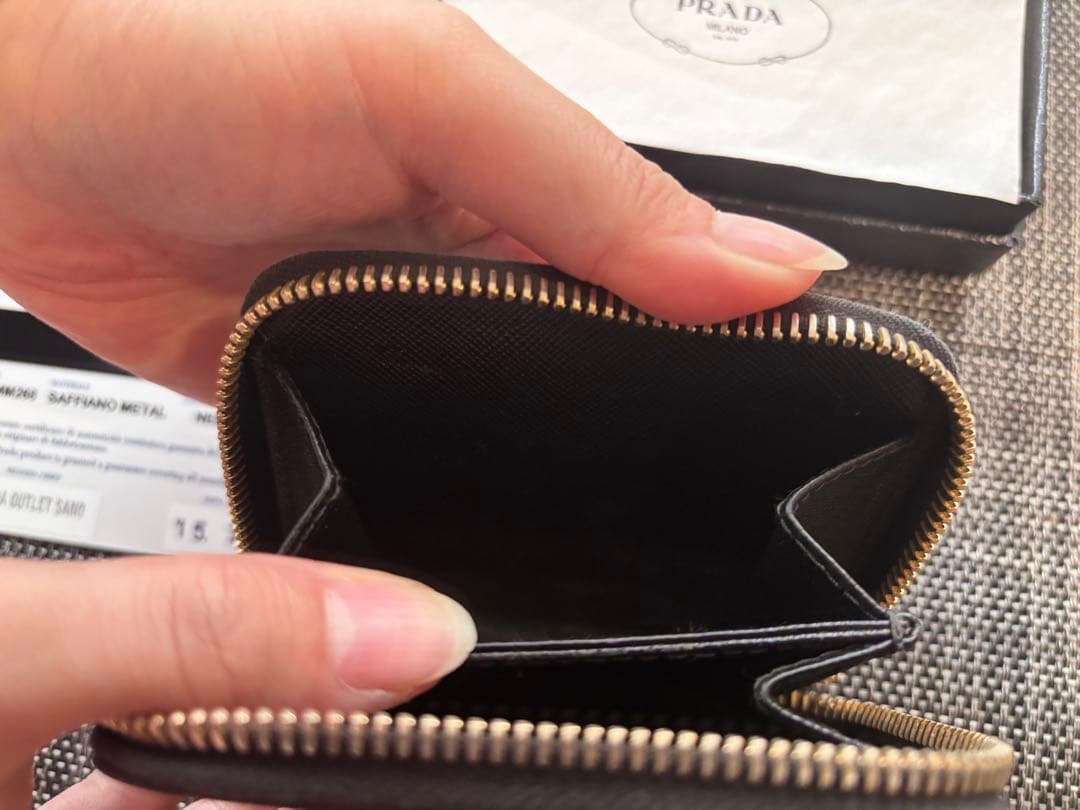 PRADA SAFFIANO L ケース