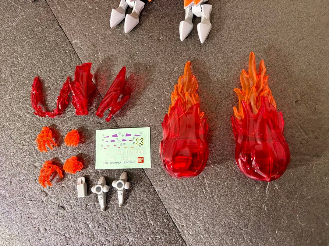 ハイパーファンクション LBXイフリート　ダンボール戦機　プラモデル