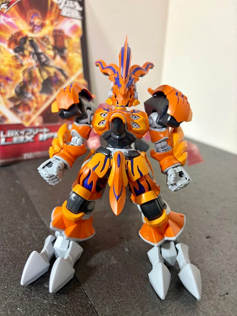 ハイパーファンクション LBXイフリート　ダンボール戦機　プラモデル