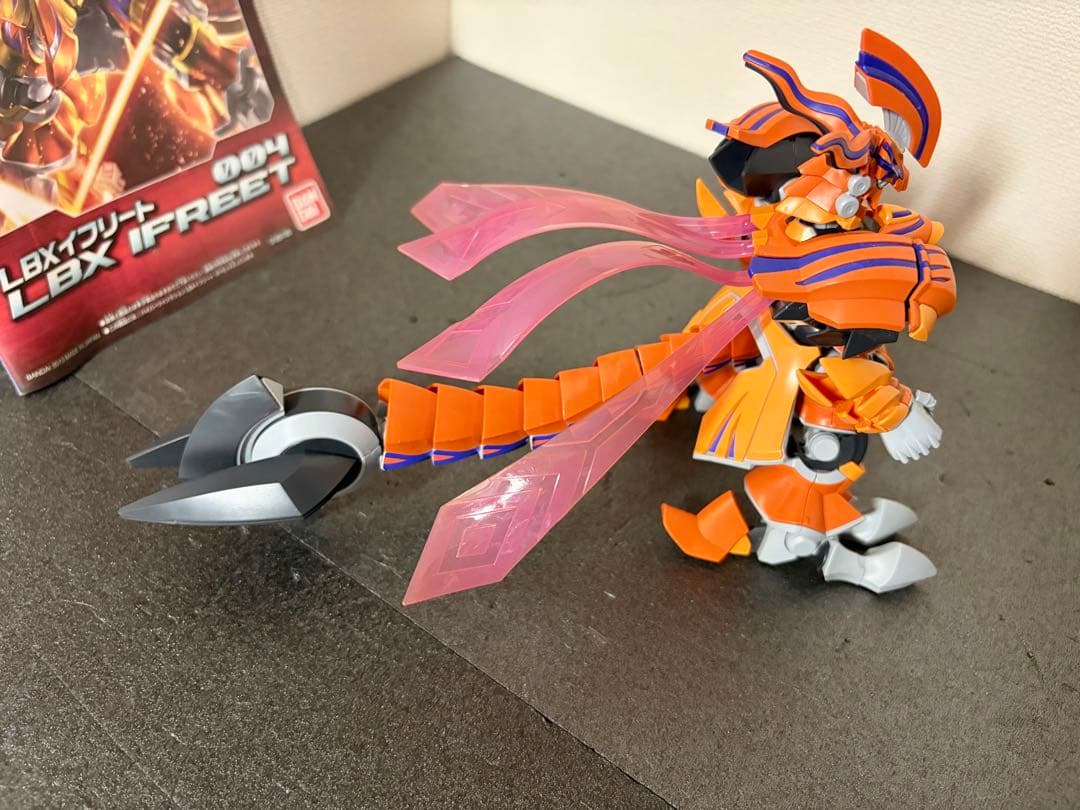 ハイパーファンクション LBXイフリート　ダンボール戦機　プラモデル