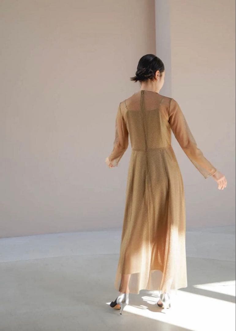 kaene ラメチュールメロウワンピース ゴールド