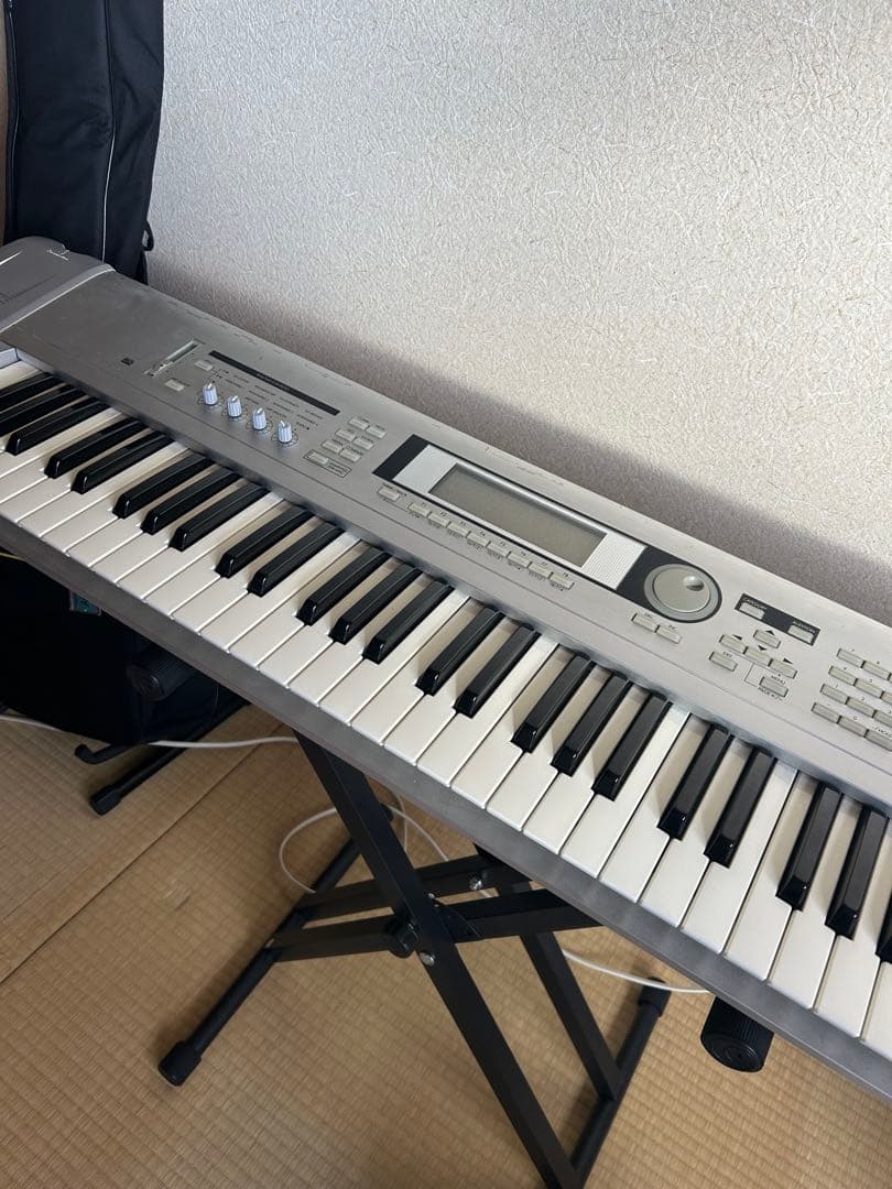 ボ*ト様 KORG Triton Le 61鍵 音楽ワークステーション