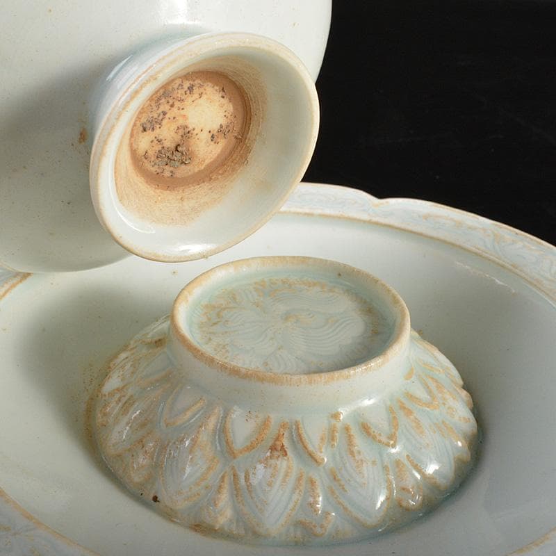 中国 影青 蓮弁刻 輪花盃 盃台 M 7291E MAYUYAMA ONLINE COLLECTION