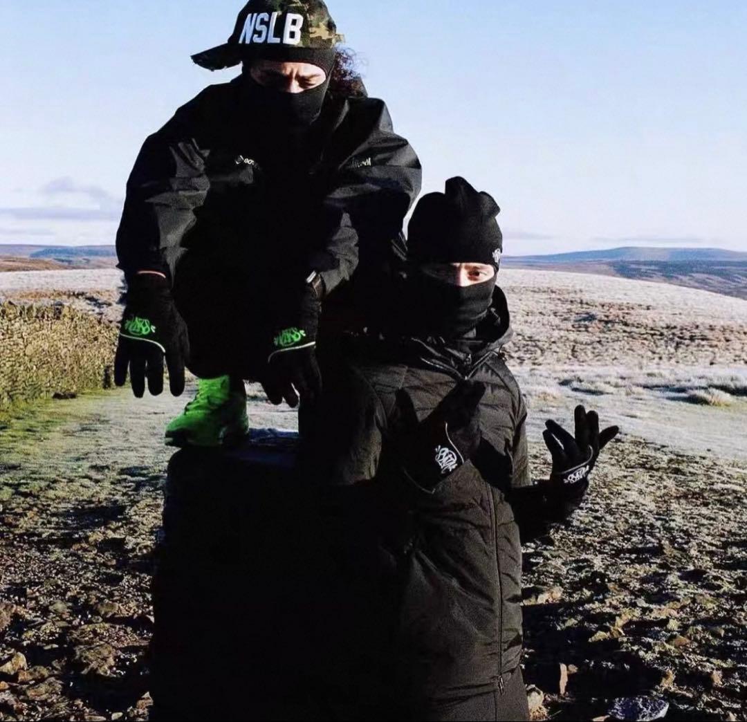 synaworld trace gloves 手袋 ブラック - メルカリ