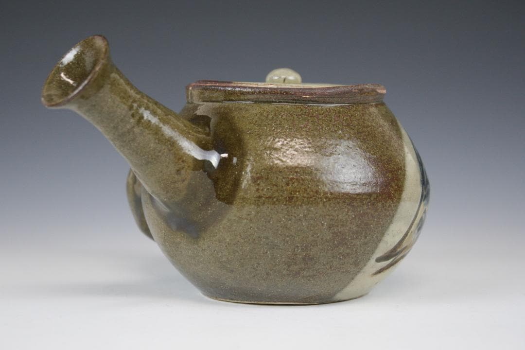 壺屋焼 人間国宝 金城次郎 作　魚文急須