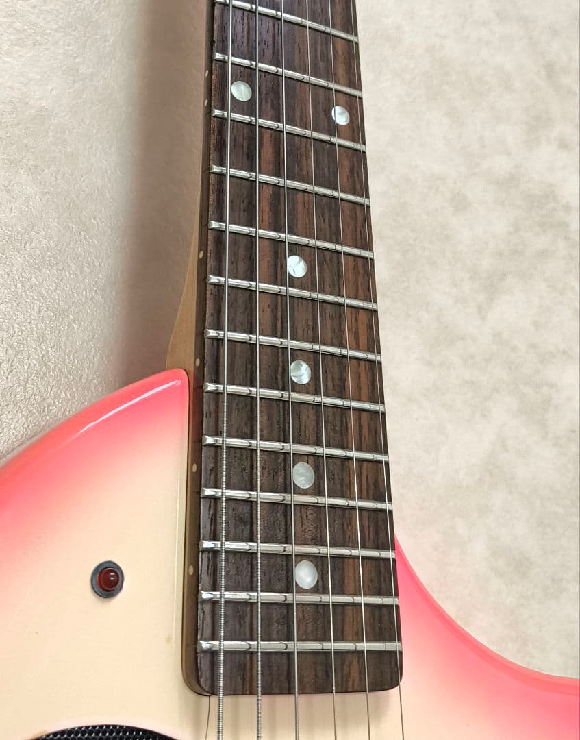 【美品】ZO-3 ピンクサンバースト アンプ内蔵ミニギター ヘッドフォン端子付