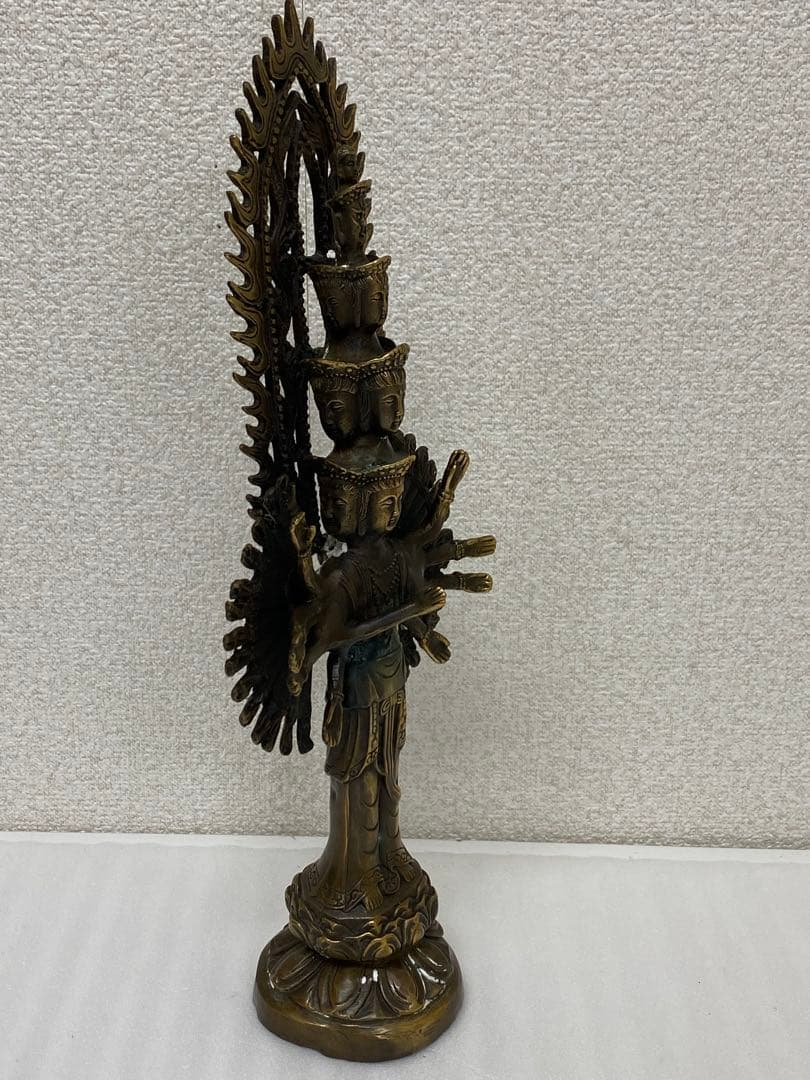 3-2331 十一面千手千眼観世音菩薩 黄銅 病気平癒 災難除け