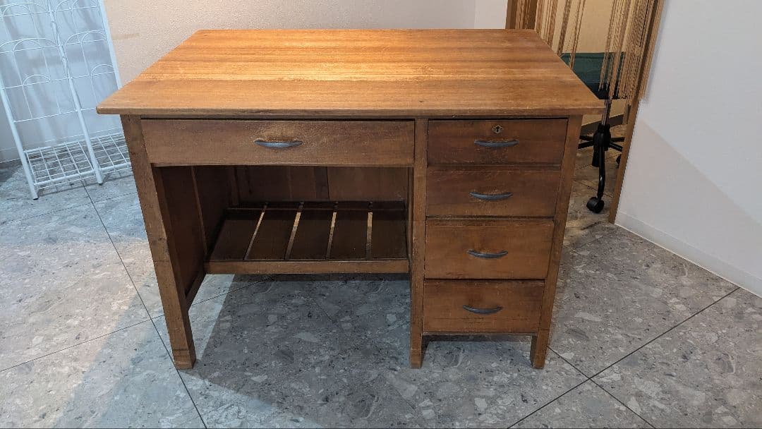 【昭和レトロ】木製机 デスク 引き出し付き アンティーク 古道具 5引き出し 昭和レトロ】木製机 デスク 引き出し付き アンティーク 古道具 5引き出し