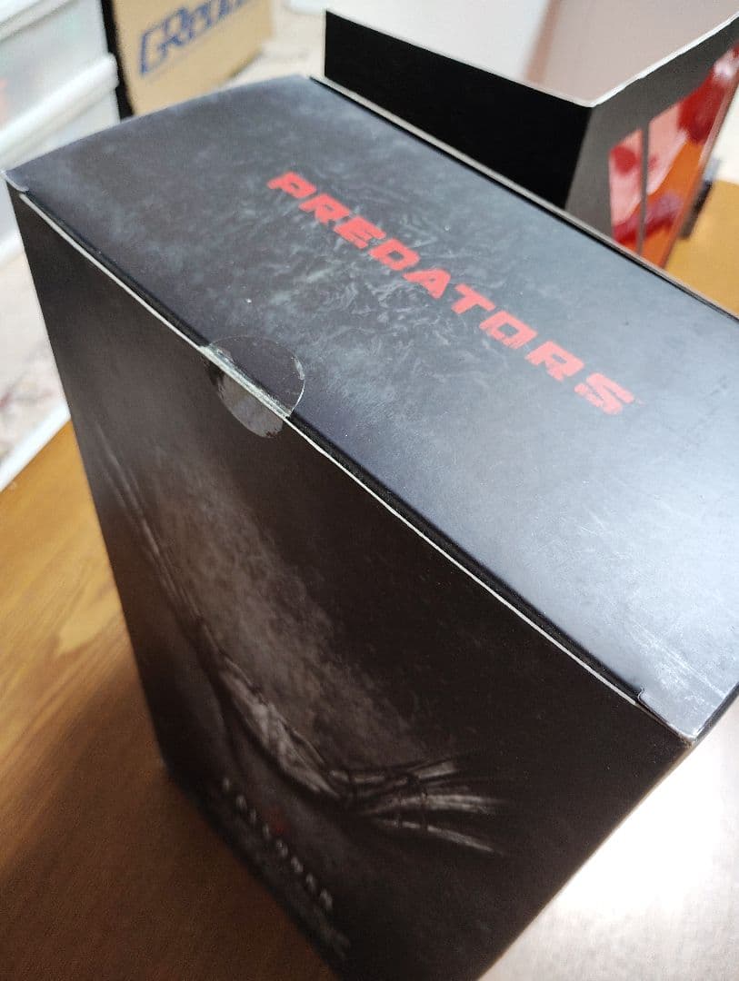 新品未開封 ホットトイズ ファルコナープレデター