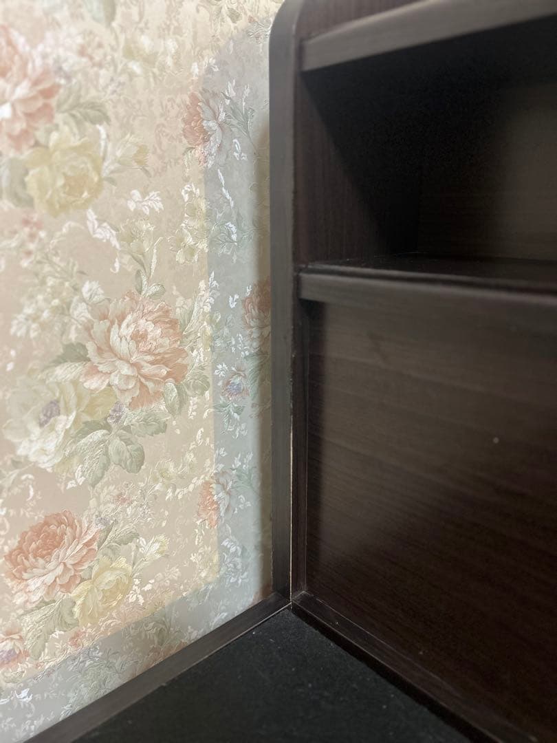 ダークブラウン シングルベッドフレーム 収納付き　ライト及び本棚付きホテルライク