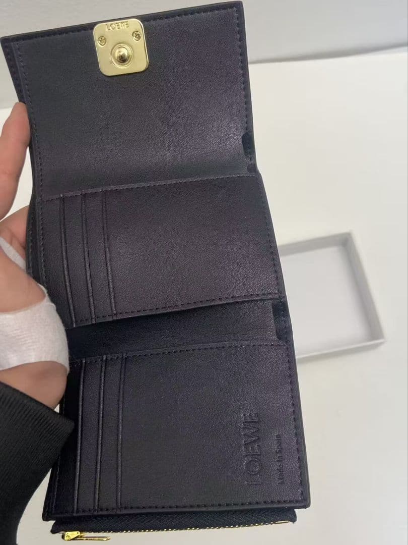 ^_^ LOEWE ネイビー 三つ折り財布