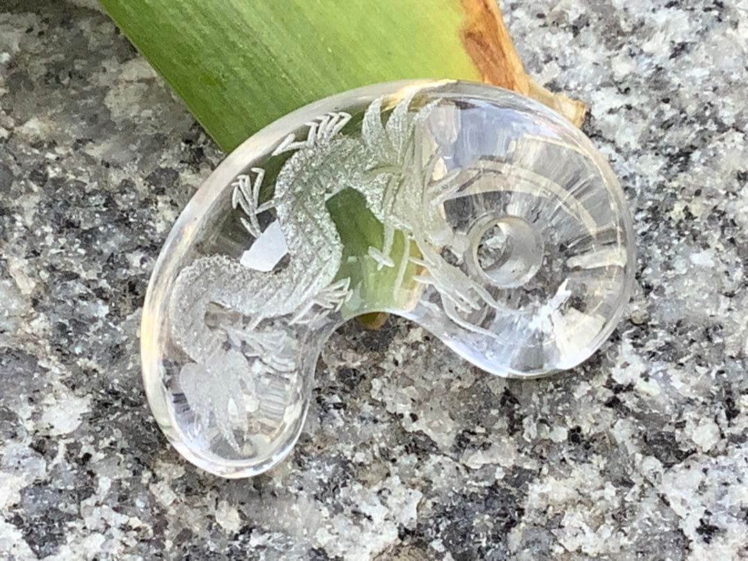 ✳ 【 彫り師*秀峯作雲龍彫り ]乙女水晶勾玉 限定数量*極上