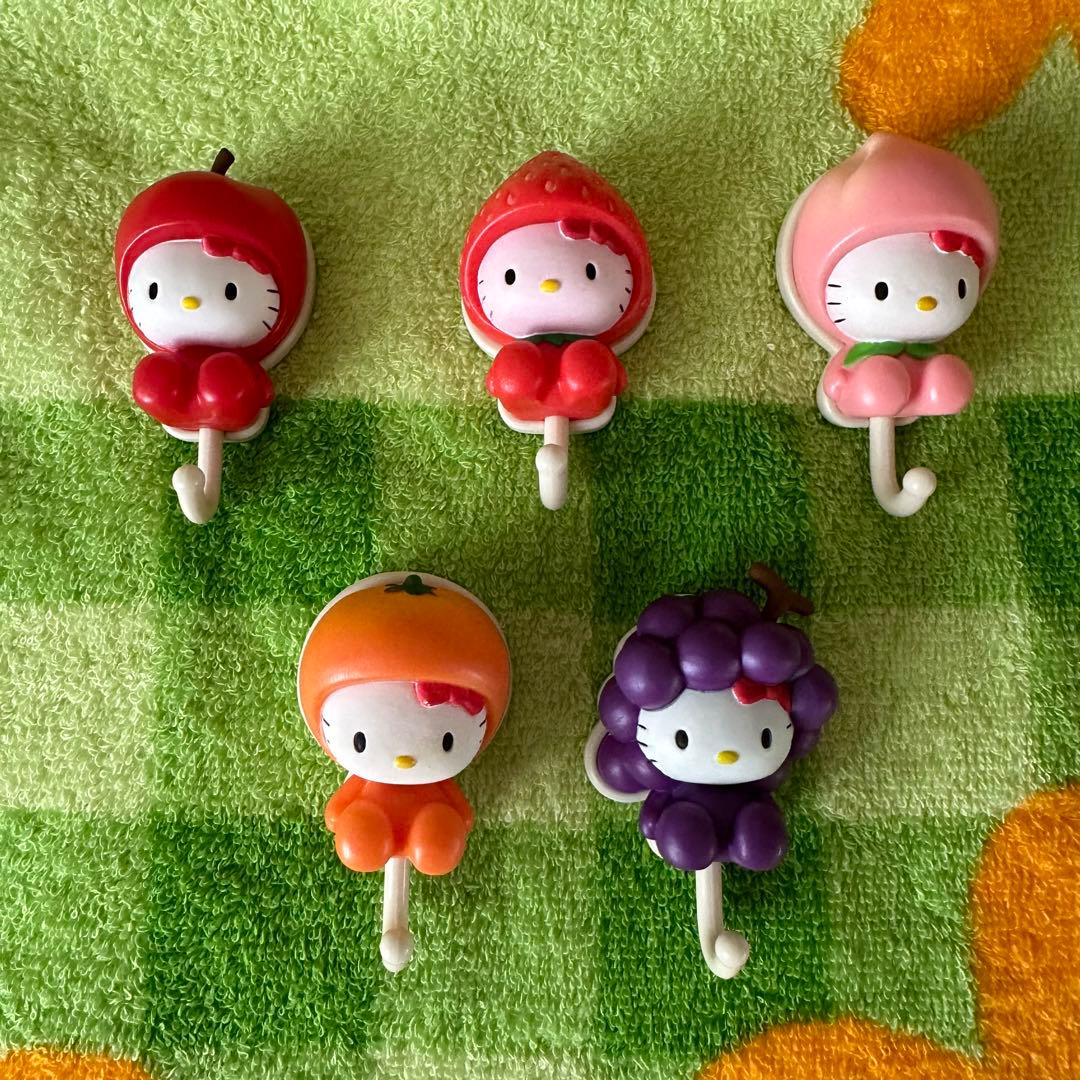 ハローキティ フルーツマグネットフック なっちゃん - メルカリ ハロー