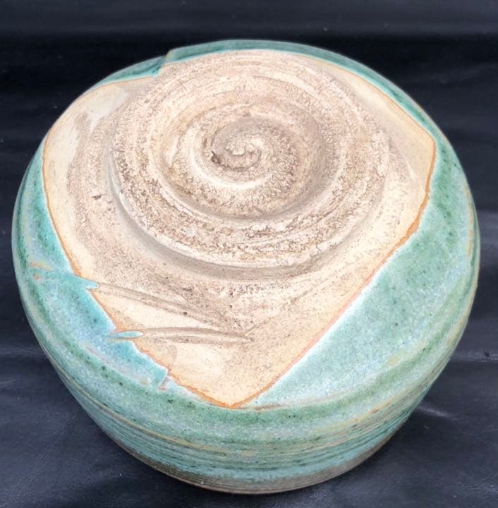 古美術品◼️蔵から美しいエメラルドグリーンの抹茶茶碗が出てきました