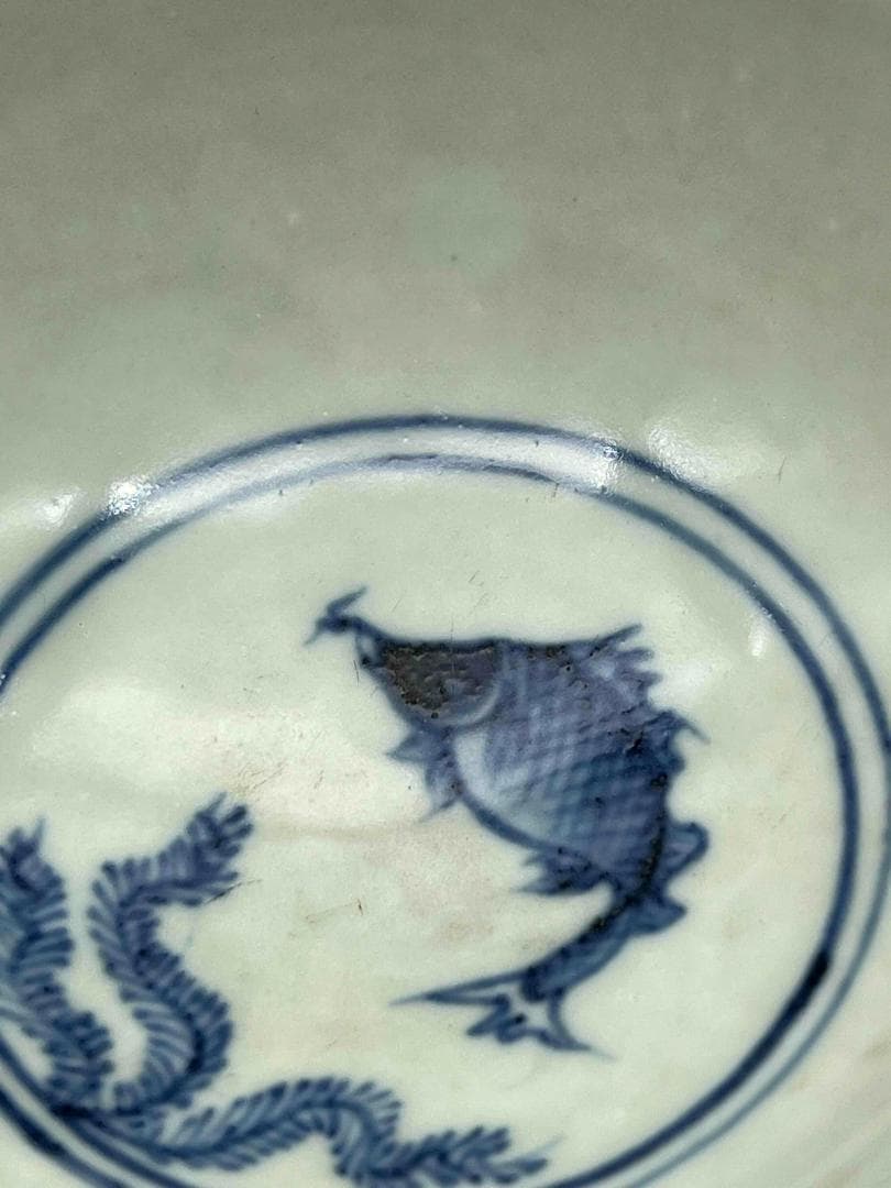 明時代【大明成化年製】染付 青花魚藻文茶碗古染付唐物(D-86)