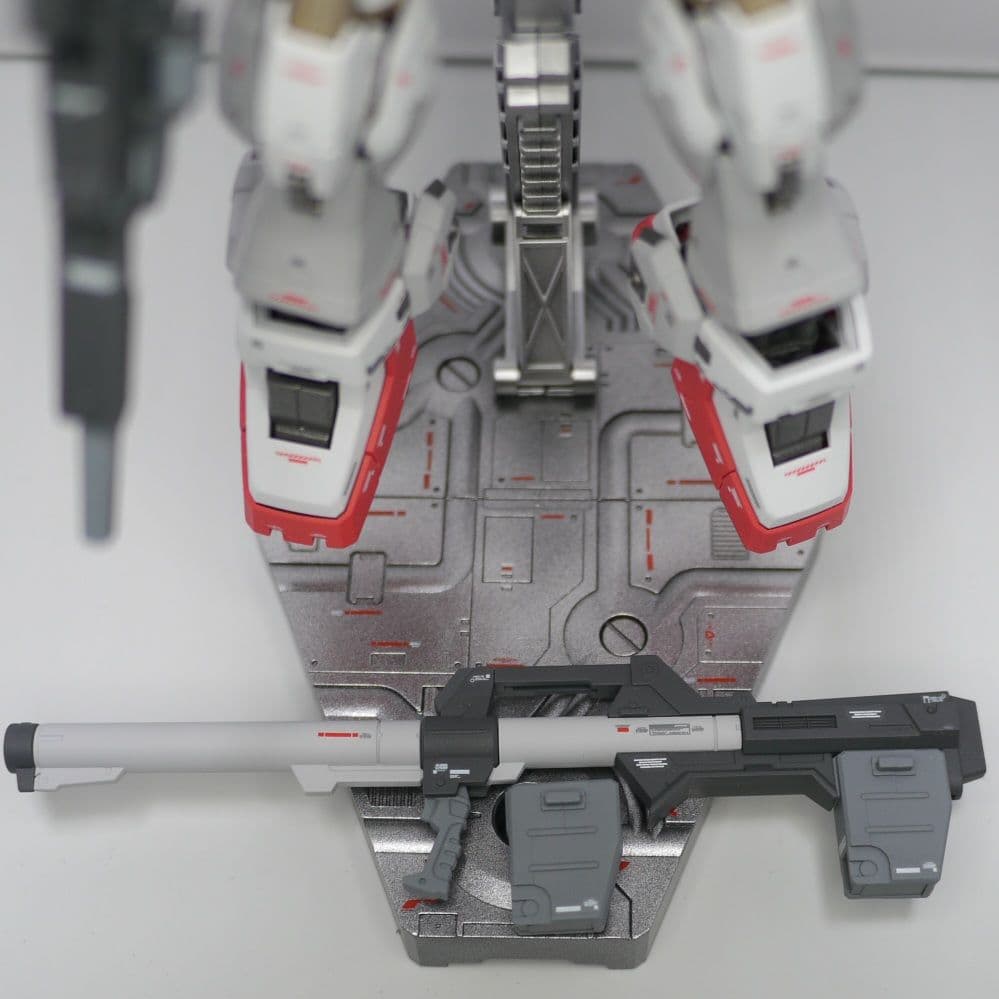 バンダイ RG ガンダムマークIIエゥーゴ仕様 塗装 完成品 ガンプラ