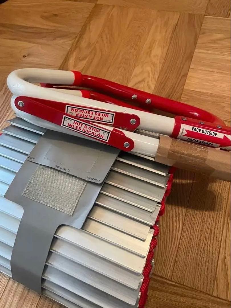 【未使用】Kidde 災害避難はしご 3階用(7.6m) コンパクト収納タイプ