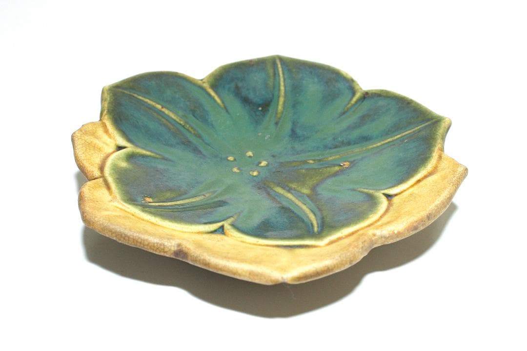 江戸後期 黄瀬戸 重ね桔梗 三足皿