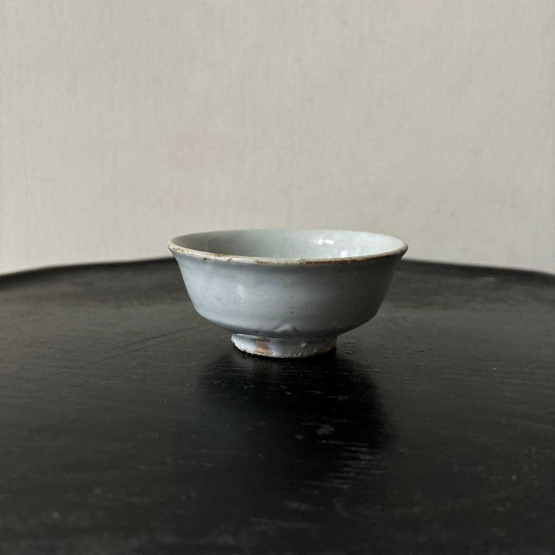 李朝盃　白磁　堅手　ぐい呑み　骨董　アンティーク.古美術.骨董.酒器.韓国骨董.