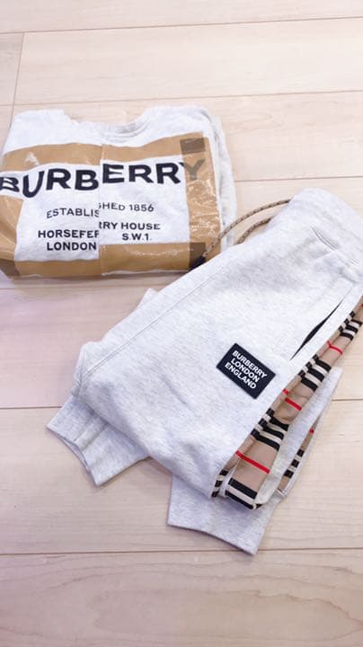 Burberry キッズ　10Y 140 セットアップ可能