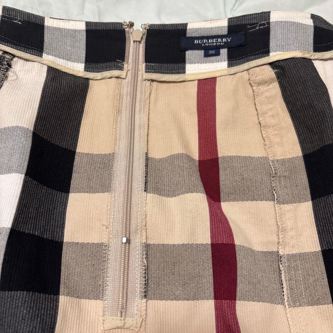 バーバリーチェック柄 スカート ベルト付き　38