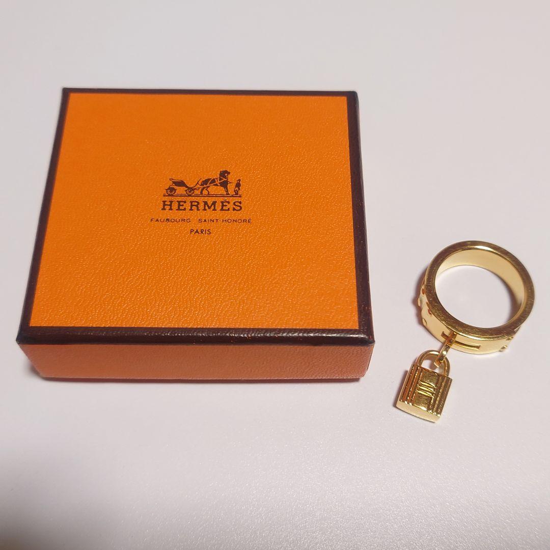 未使用に近い エルメス スカーフリング ケリー カデナ 南京錠 22号 ケース付
