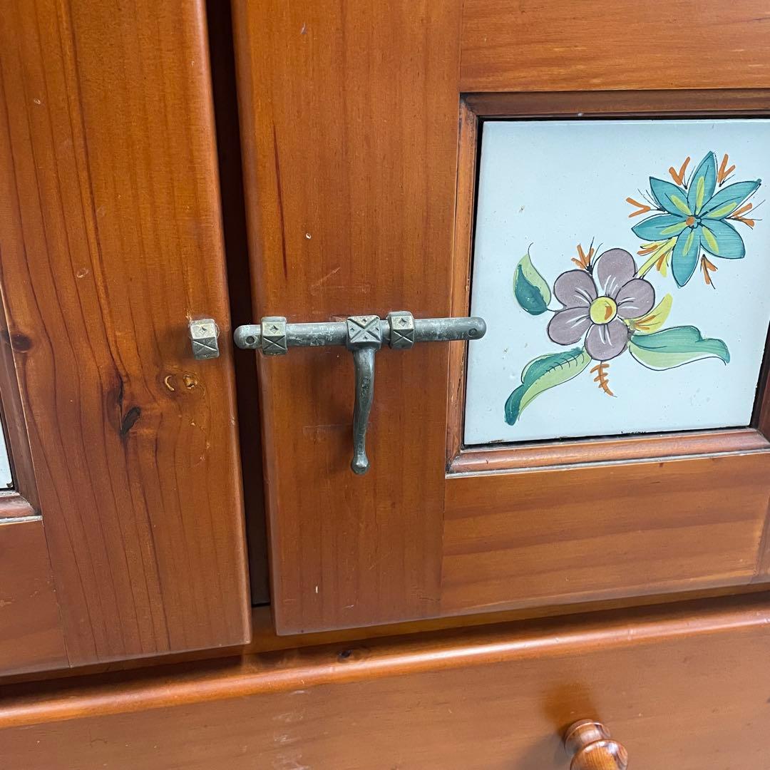 北欧カントリー＊花柄タイル 木製キャビネット バレンシア風