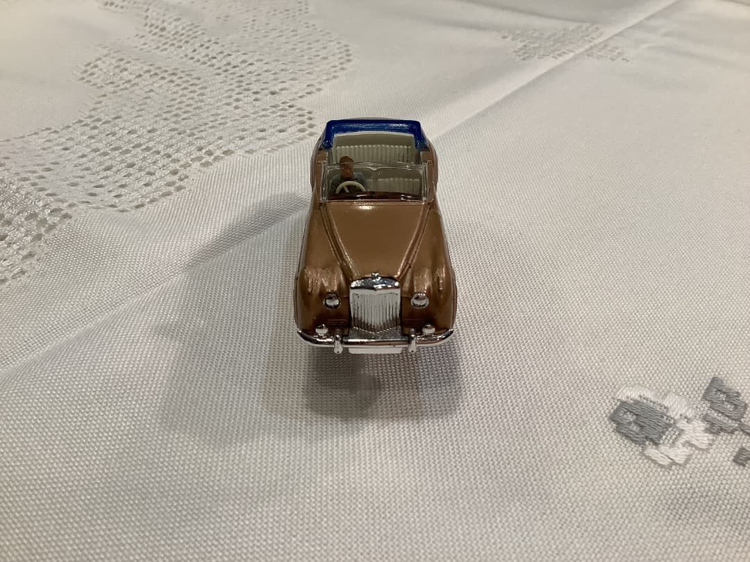 お値下げ！レアカラーDINKY TOYS BENTLEY ミニカー