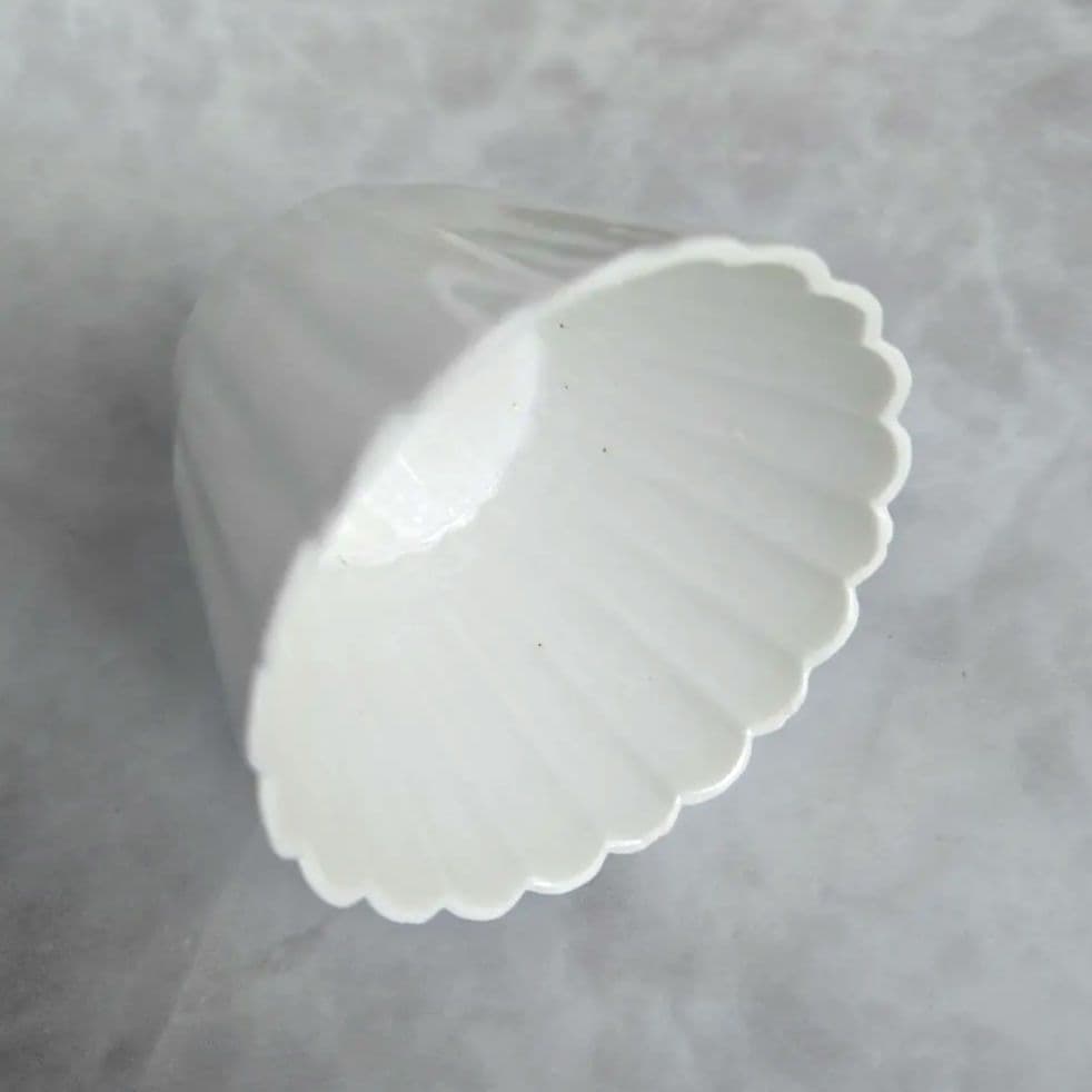 古伊万里 白磁 菊形 猪口 向付 骨董 江戸時代 アンティーク 金継ぎ