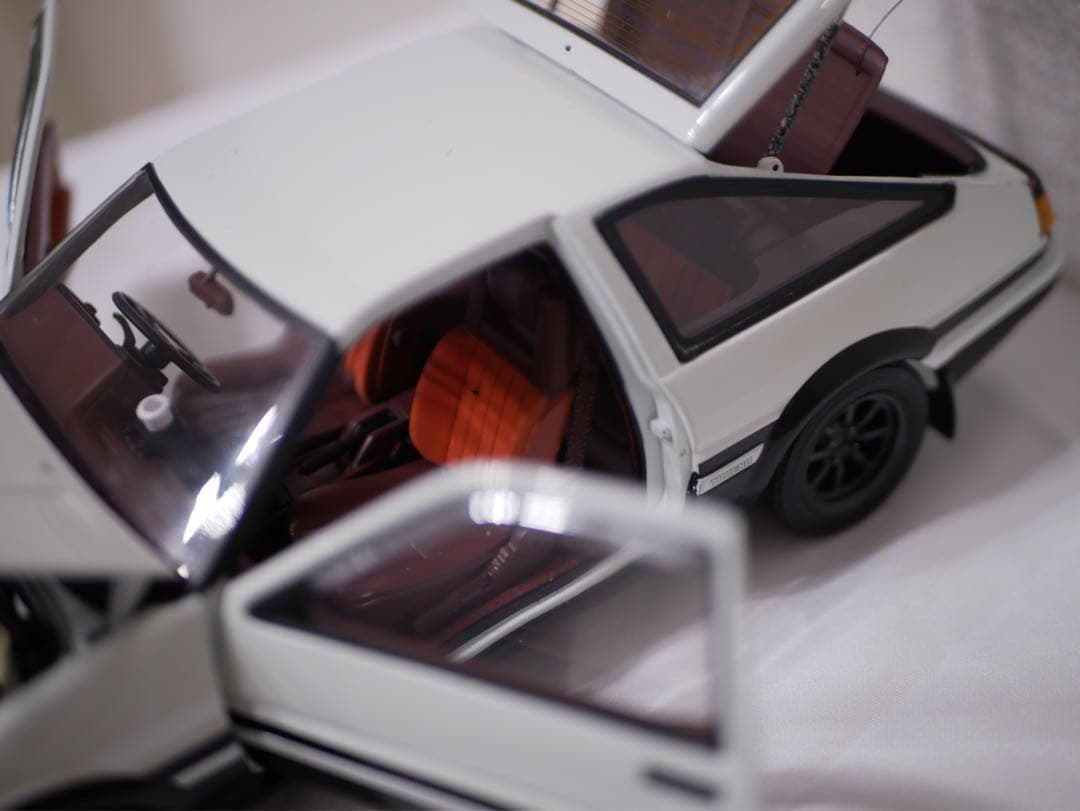 トレノ 1/18スケールミニカー