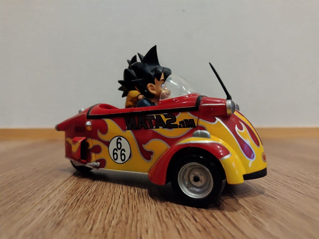 ドラゴンボールZ フィギュア＆カー 孫悟空＆孫悟天 - メルカリ