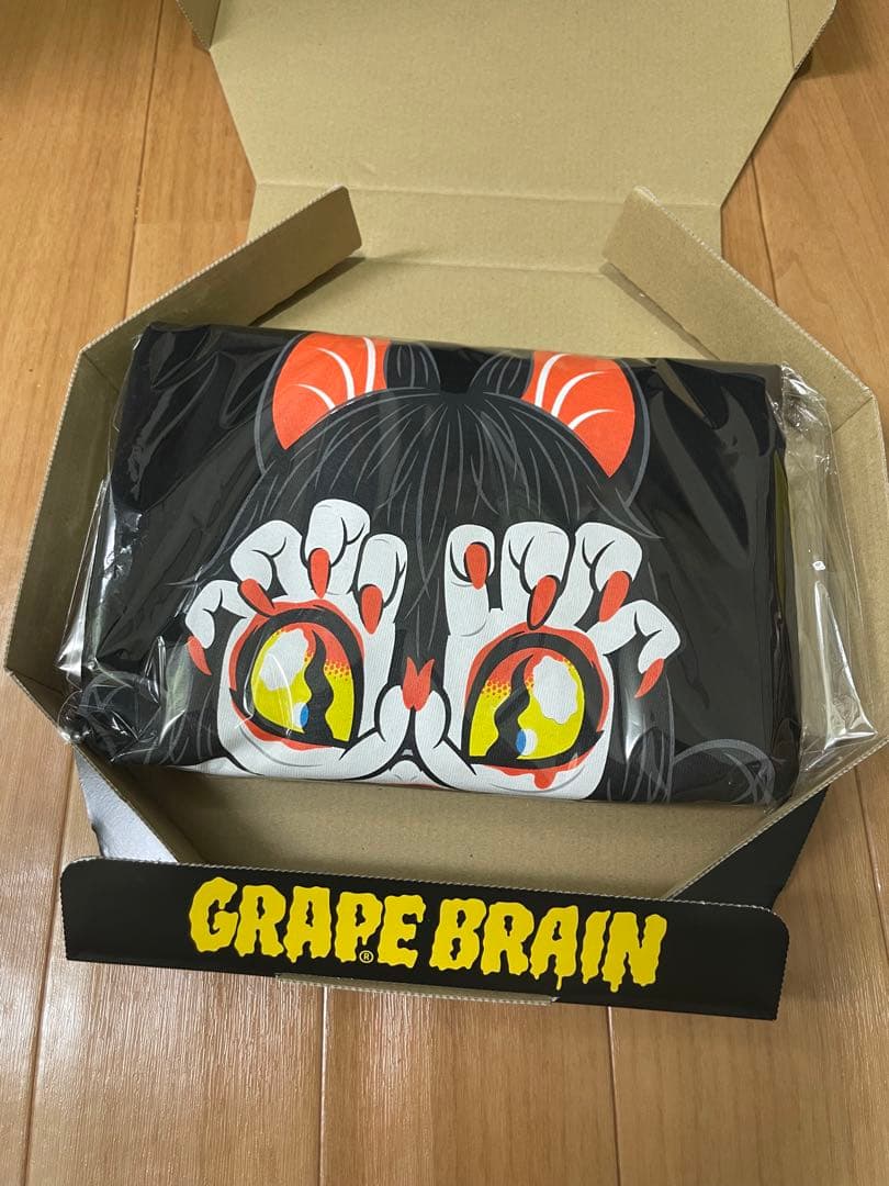 GRAPE BRAIN 戦慄！にぎるちゃん 222 ver. Tシャツ 白 黒 - メルカリ