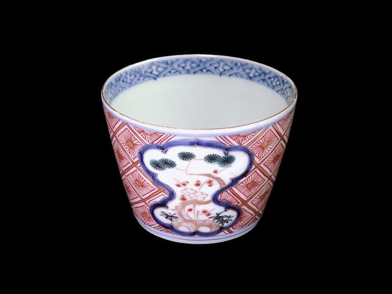 大聖寺伊万里 金襴手松竹梅に菊花四方襷紋の図 大振蕎麦猪口 E604AS