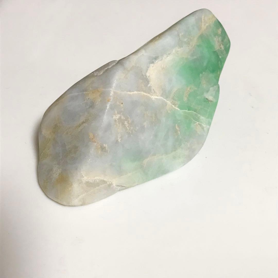 糸魚川翡翠 美石 明るく鮮やかな翠 金山谷 108g