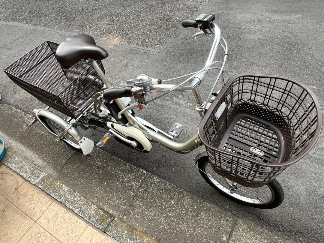 れもん！引き取り限定！電動アシスト三輪車 シルバー 前後バスケット