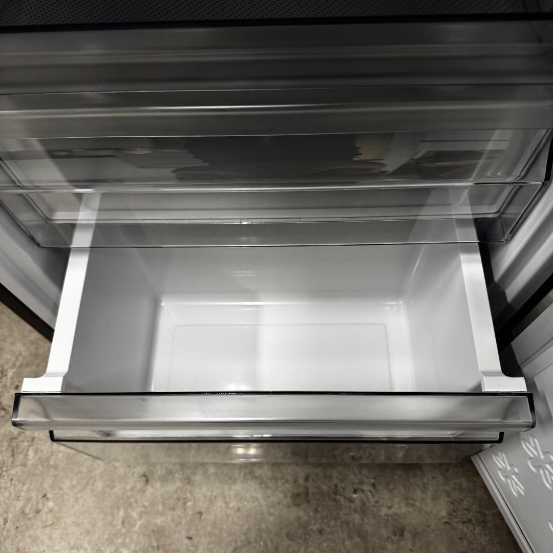 【配送・設置無料‼️】美品‼️ハイアール 冷蔵庫 148L 25年製