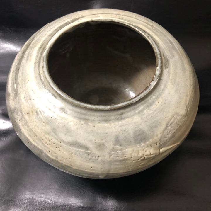 遺品整理◆骨董収集家だった祖父の大切なコレクションのお宝の壺、壷、花瓶、花道具