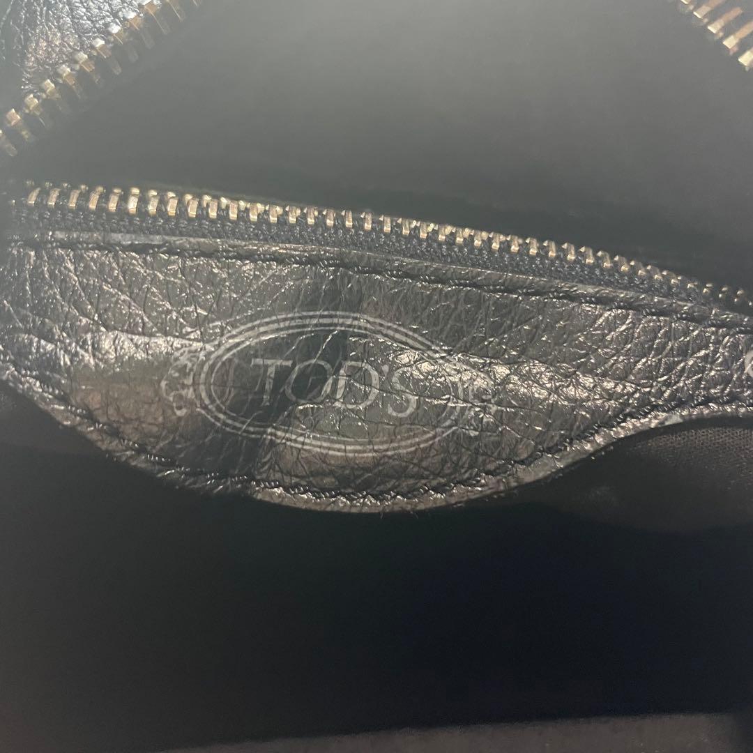 【美品】トッズ ワンショルダーバッグ キューブ オールレザー スタッズ 黒