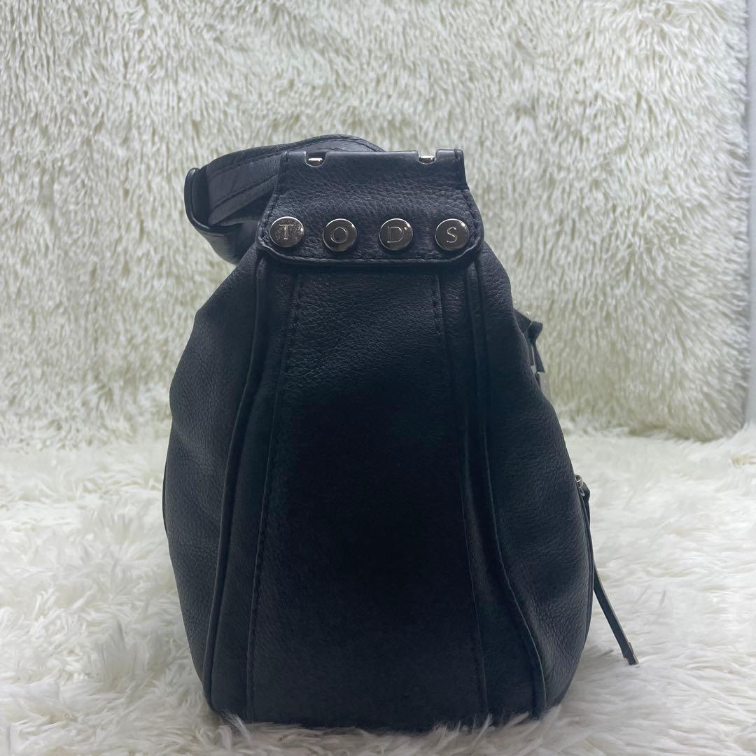 【美品】トッズ ワンショルダーバッグ キューブ オールレザー スタッズ 黒