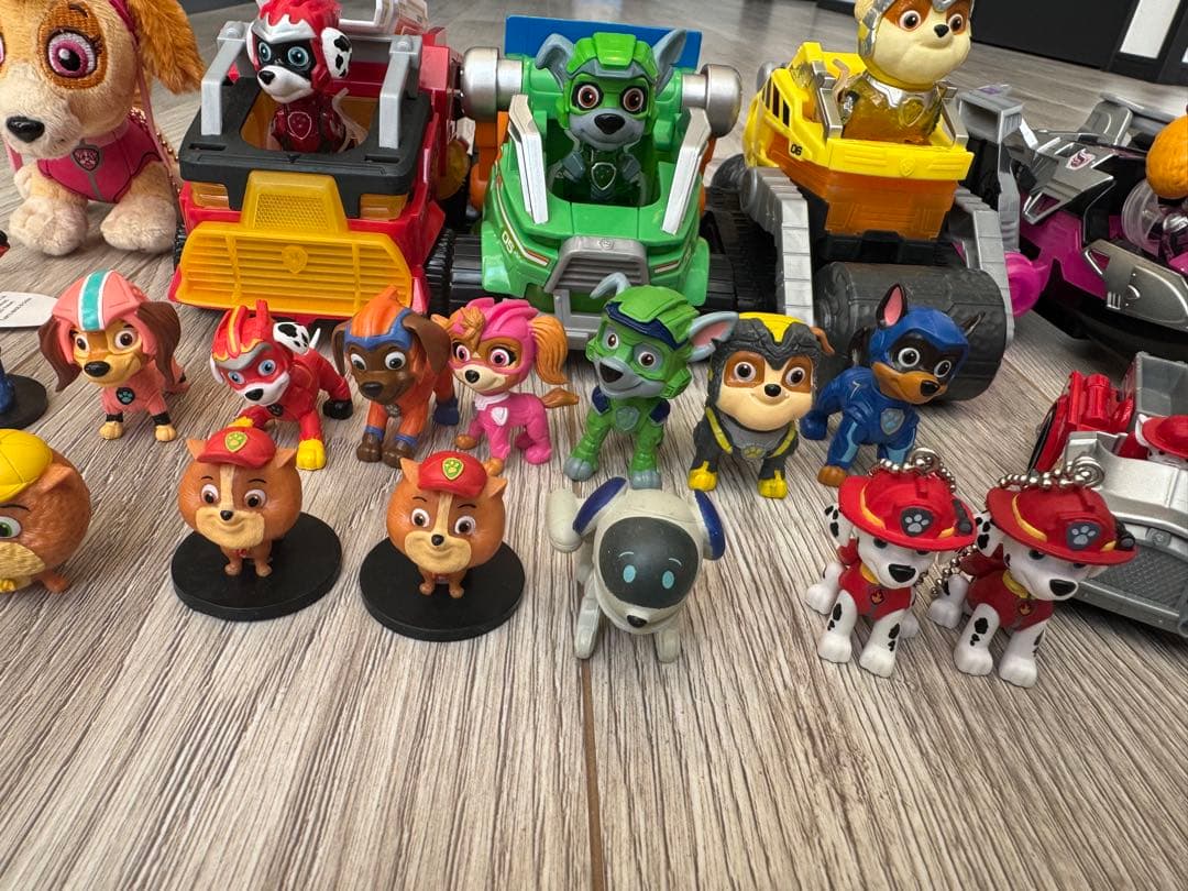 パウパトロールベーシックビーグルセット　フィギュア付き