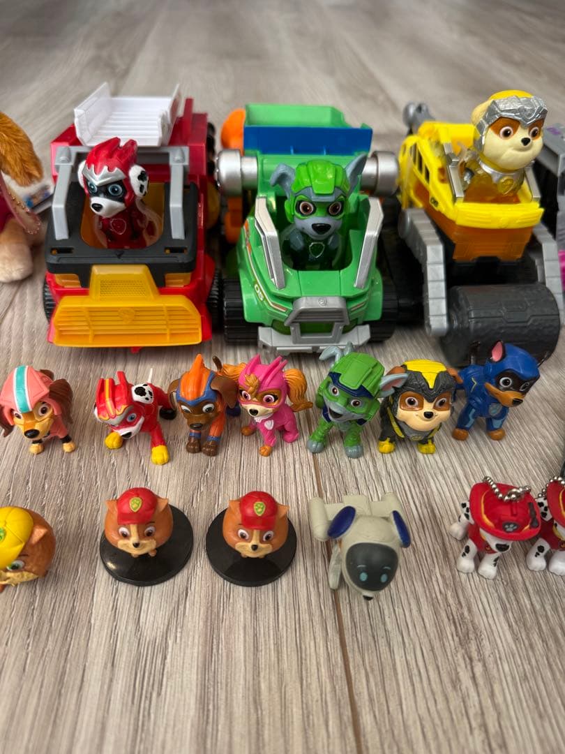 パウパトロールベーシックビーグルセット　フィギュア付き