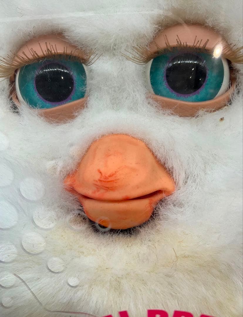 ハ*郎様 ☆未開封品☆ ファービー2 白 ベージュ 英語版 ブルーアイ 青