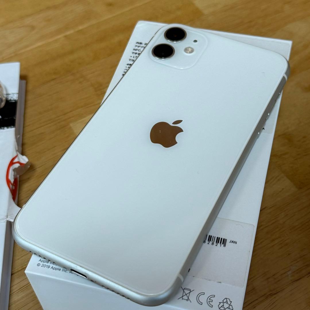 iPhone 11 ホワイト 256 GB SIMフリー iPhone 11 ホワイト 256 GB SIM