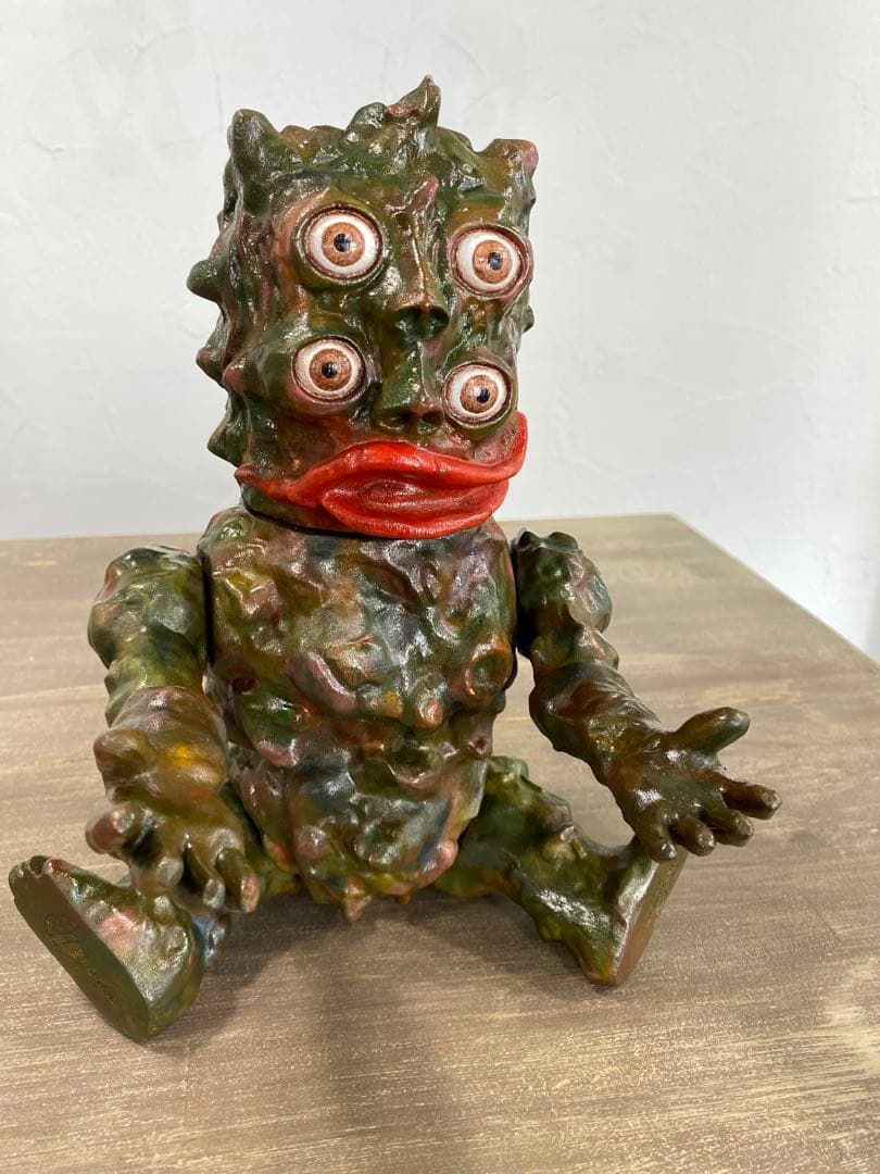 NAGNAGNAG Four Eyesカリモクコラボ　暴力原人