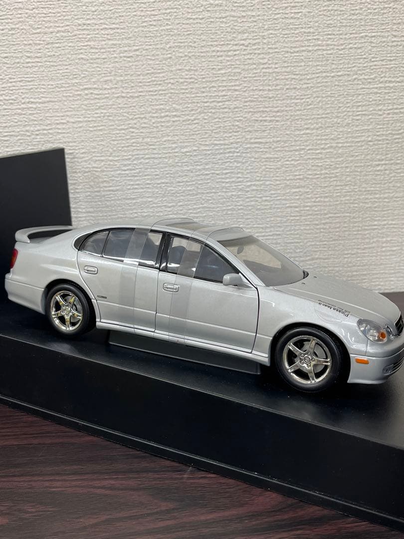 オートアート1/18トヨタ アリスト シルバー