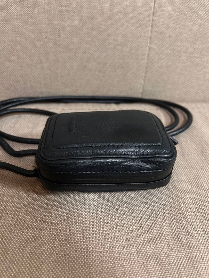 objcts.io ストラップ一体型マイクロバッグ ブラック